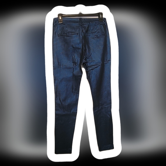 Old Navy Pixie Pants Size 4 - Picture 3 of 4